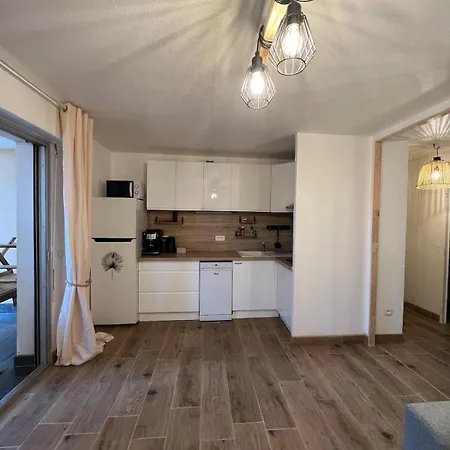 A 4 Couchages Avec Parking Et Piscine *