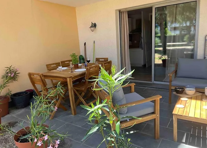 Daire A 4 Couchages Avec Parking Et Piscine