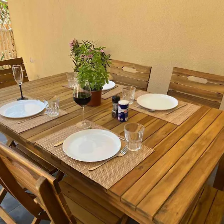 Apartment A 4 Couchages Avec Parking Et Piscine *