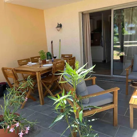 Apartment A 4 Couchages Avec Parking Et Piscine