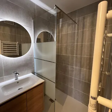 Apartment A 4 Couchages Avec Parking Et Piscine
