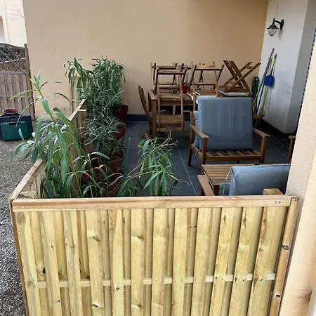 A 4 Couchages Avec Parking Et Piscine アパート カネ