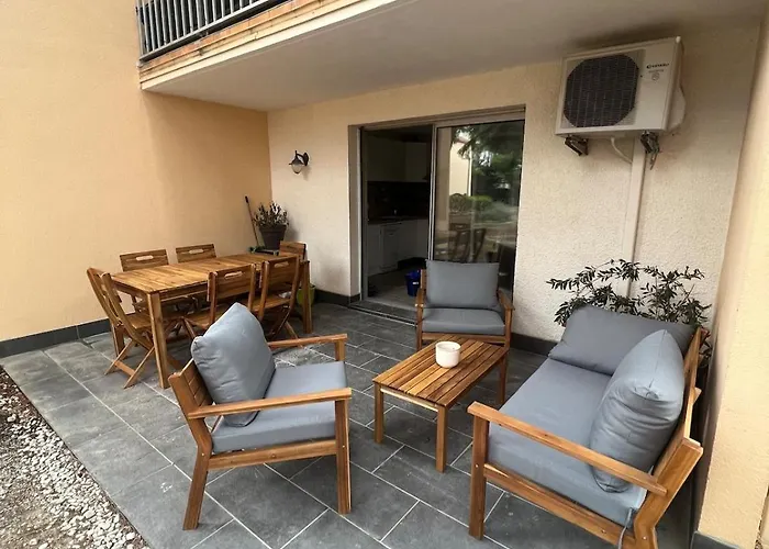 Apartment A 4 Couchages Avec Parking Et Piscine